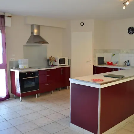 Merignac, 4 Pieces, 6 Personnes - Fr-1-653-55 Dom wakacyjny